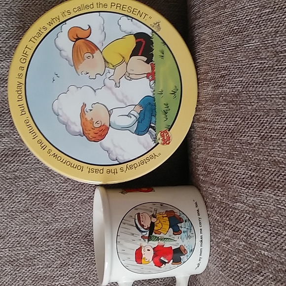 Family Circus mug and round tin - Picture 1 of 16